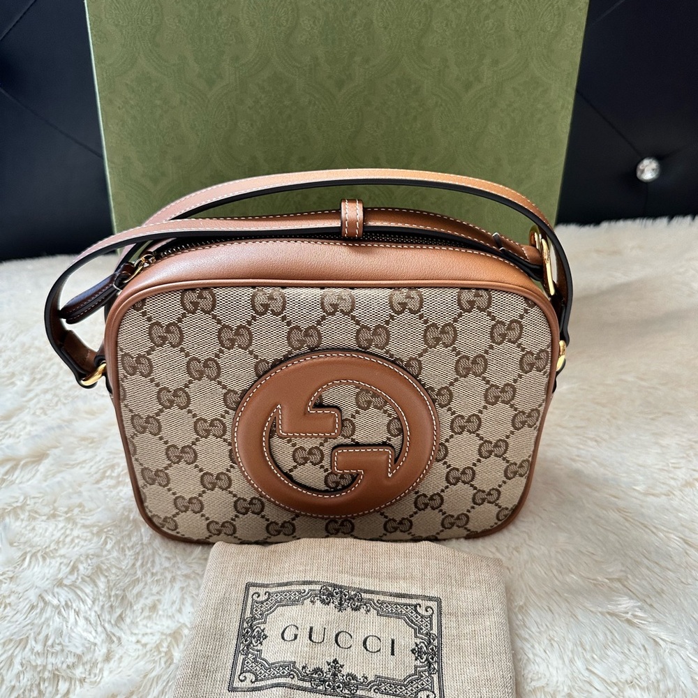 ❤️SOLD❤️Gucci Brown and Tan Crossbody Bag with Monogram Pattern